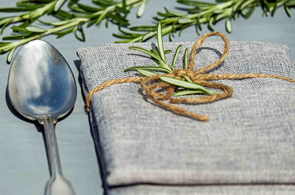 Carnosic acid and rosmarinic acid are the major antioxidants and therapeutic compounds in rosemary that have cognition and memory enhancing effects.