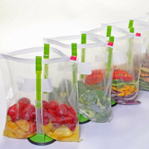 The baggy rack holds the bag and keeps itself vertical while transferring food.