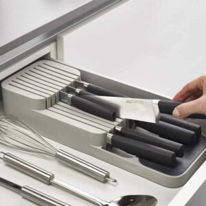 This 2-tier knife organizer provides safe storage and easy access to knives. Top tier for small knives, lower tier for large knives.